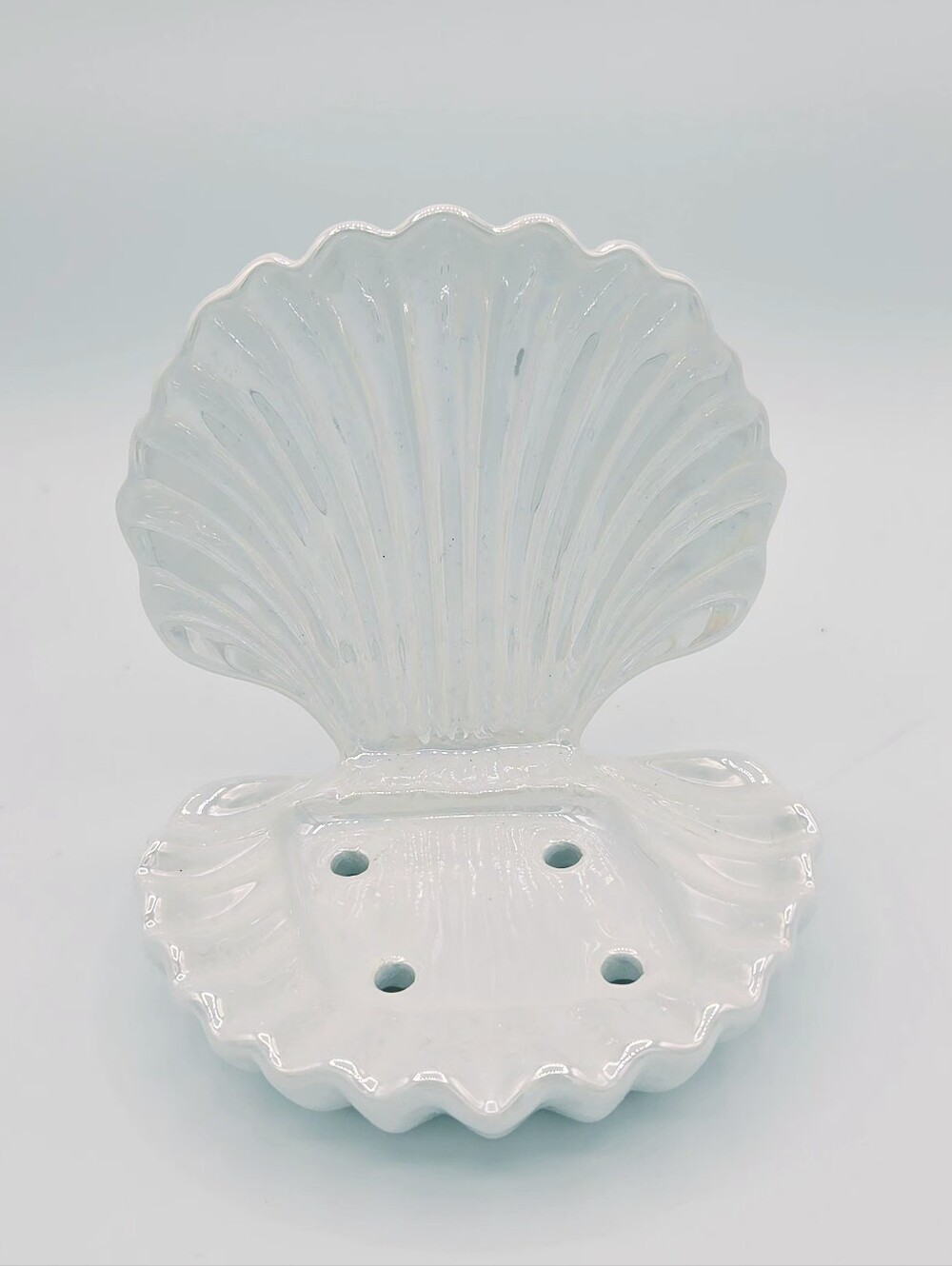Bath & Body Works Clam Seashell Ceramic Soap Dish Holder Beachy Coastal Decor